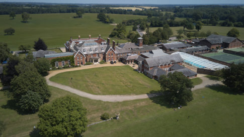 Why Choose Beechwood Park - an Ideal location accessible from london